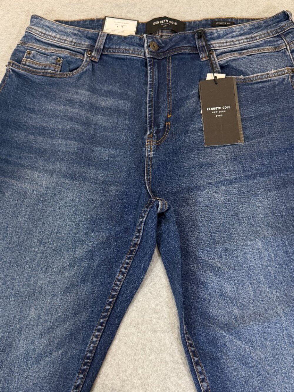 Kenneth Cole Mens Athletic Fit Number 1 Stretch Denim Med Wash Jeans 36x32 NWT